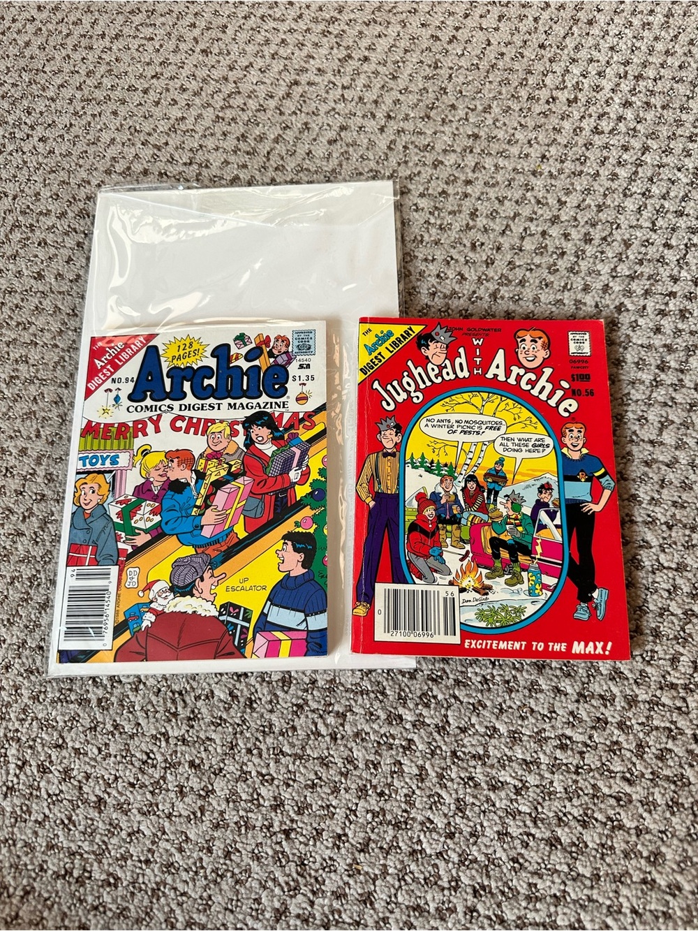 Archie Digest Comics Digest Bundle - Yellow, Red, White Covers. 2 Holiday - Picture 2 of 4